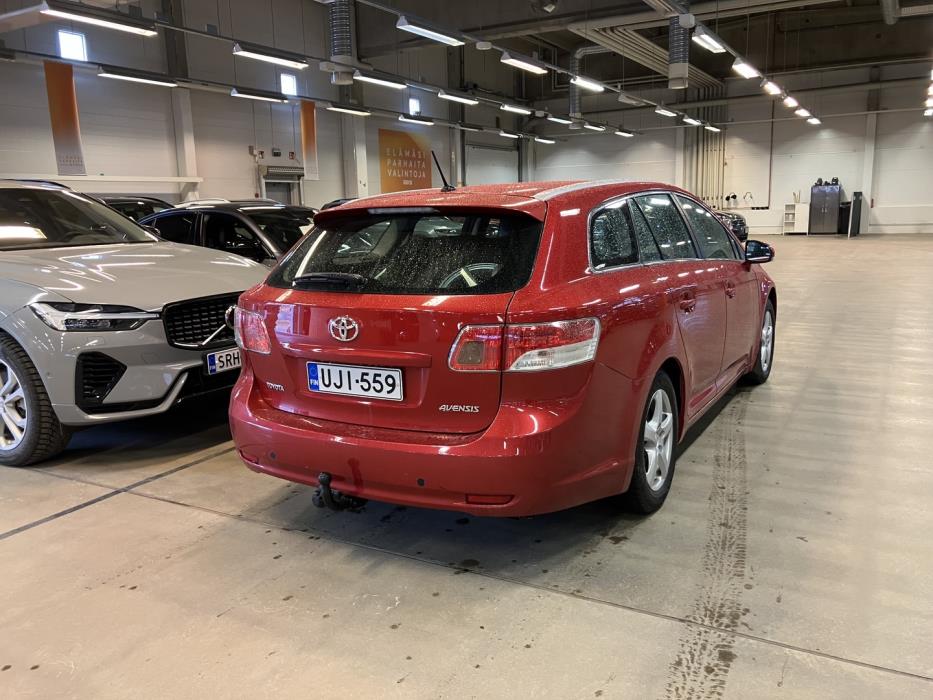 TOYOTA Avensis 2010