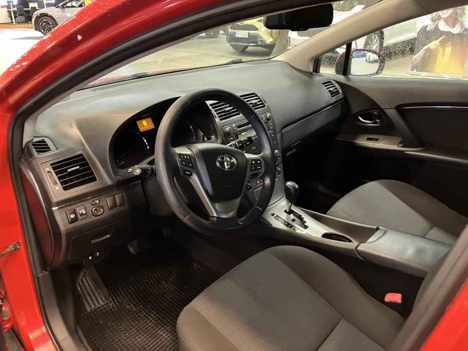 TOYOTA Avensis 2010