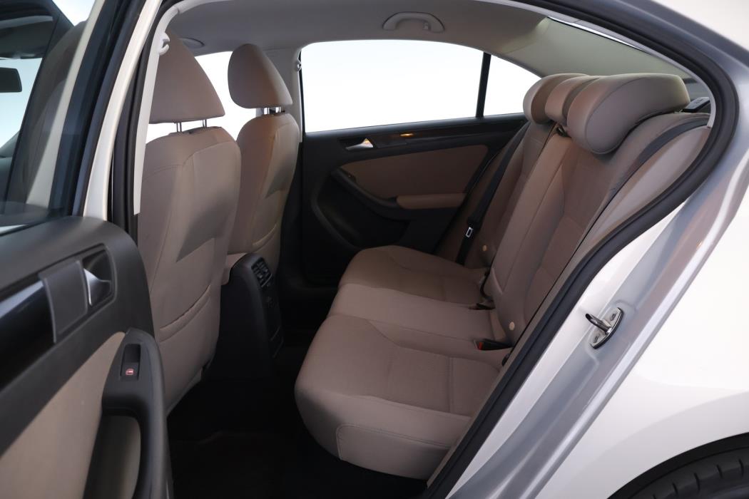 VOLKSWAGEN Jetta 2012