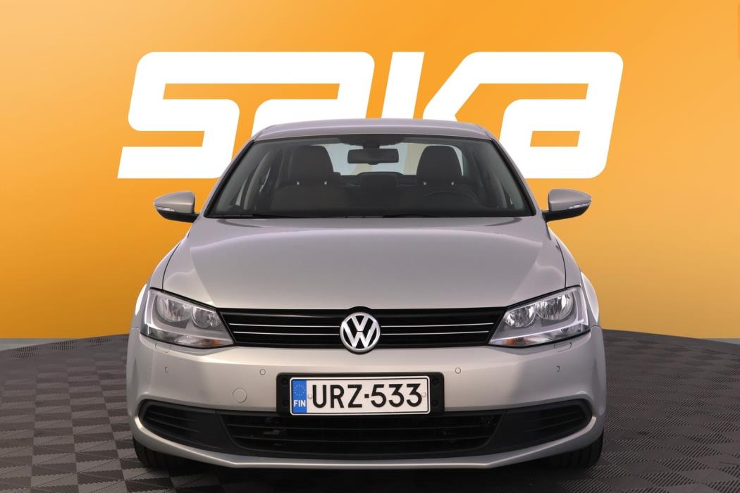 VOLKSWAGEN Jetta 2012