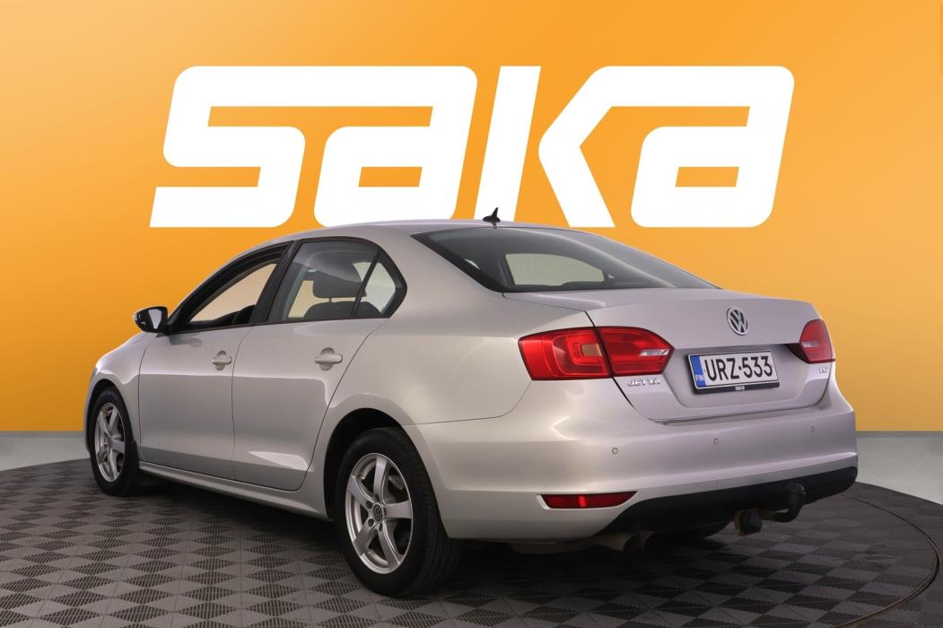 VOLKSWAGEN Jetta 2012