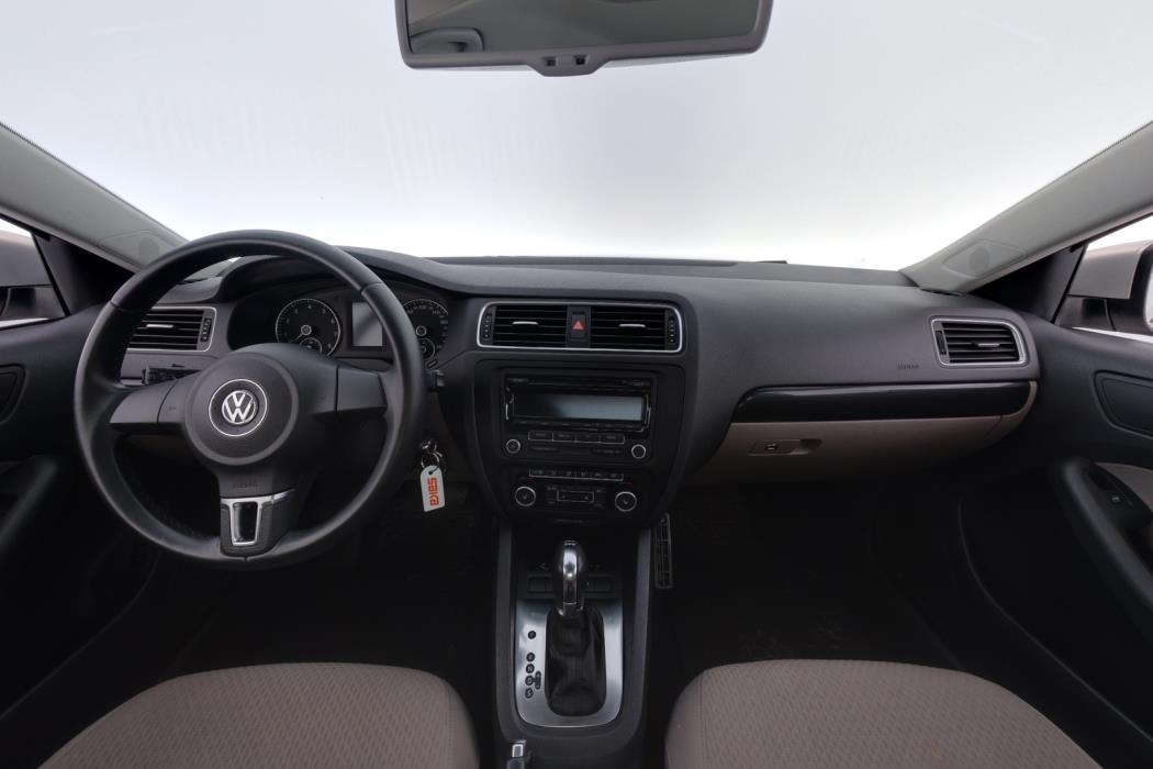 VOLKSWAGEN Jetta 2012