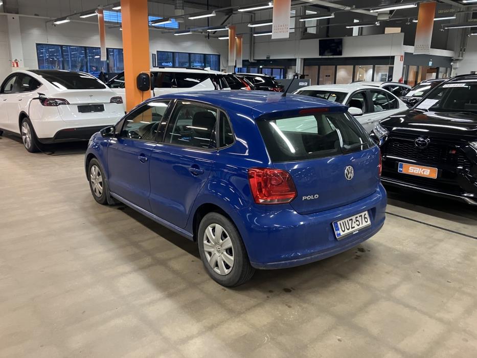VOLKSWAGEN Polo 2013