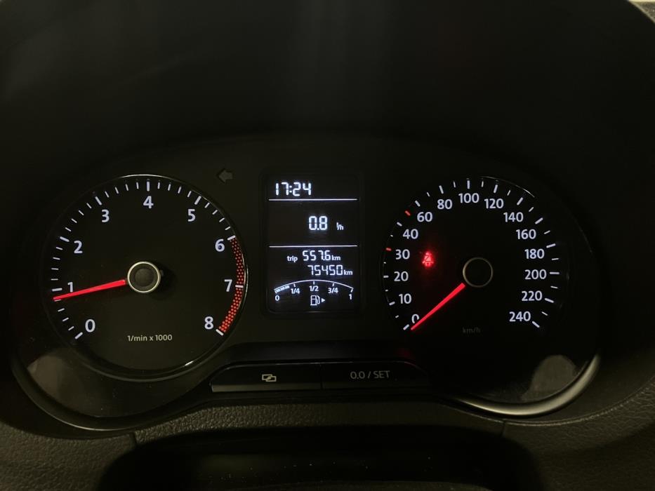 VOLKSWAGEN Polo 2013