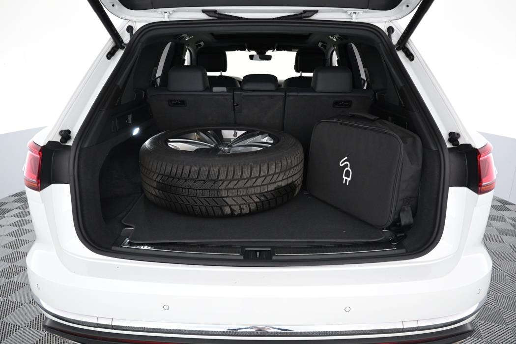 VOLKSWAGEN Touareg 2023