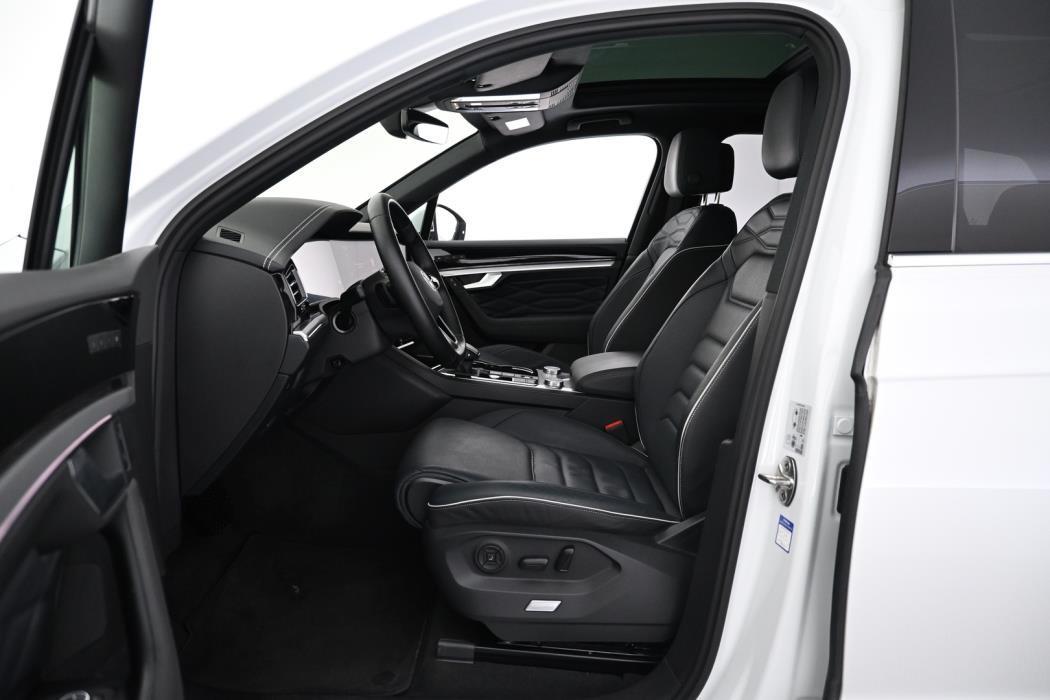 VOLKSWAGEN Touareg 2023