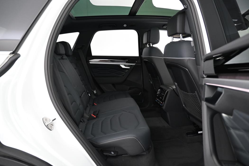 VOLKSWAGEN Touareg 2023