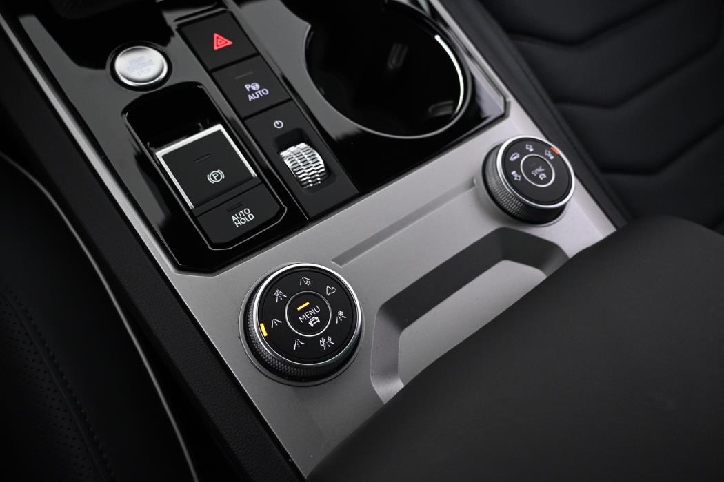 VOLKSWAGEN Touareg 2023