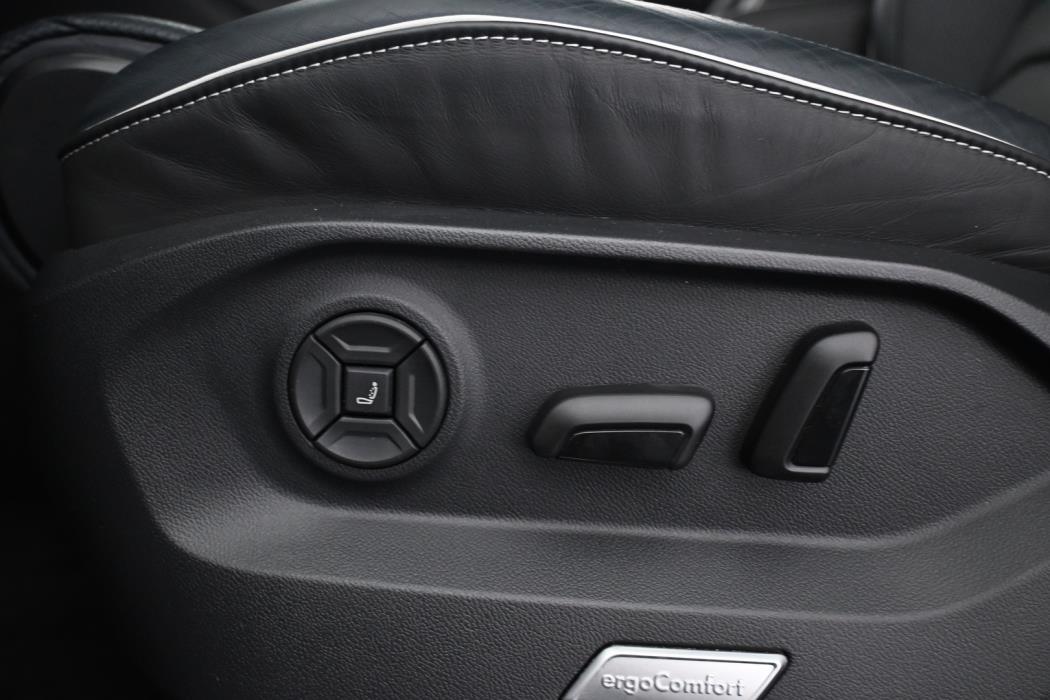 VOLKSWAGEN Touareg 2023