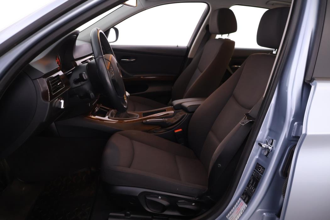 BMW 320 2009