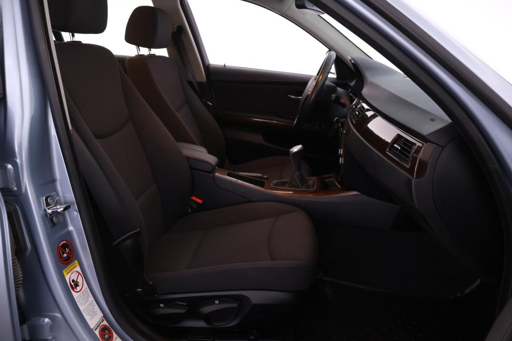 BMW 320 2009