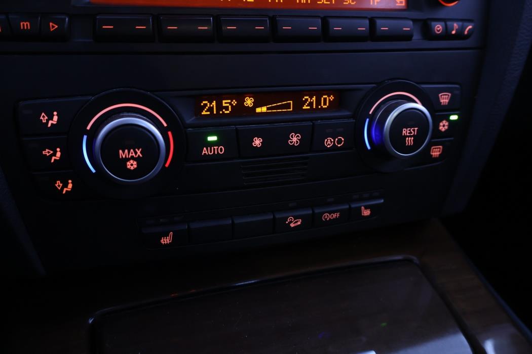 BMW 320 2009