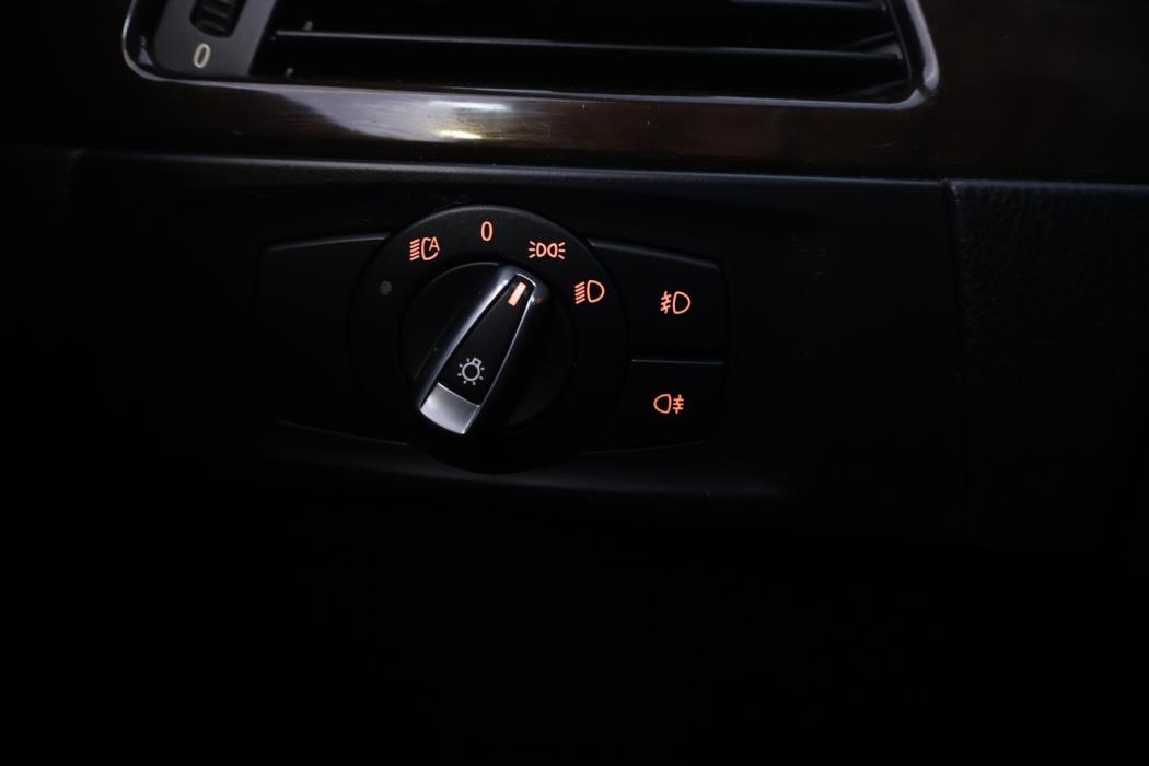 BMW 320 2009