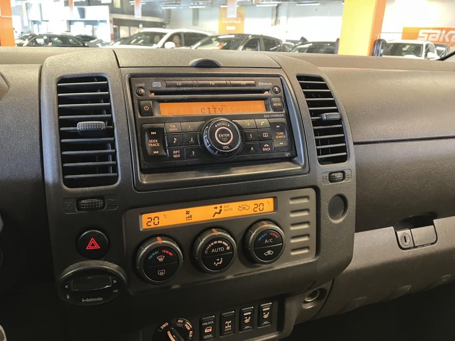 NISSAN Navara 2009