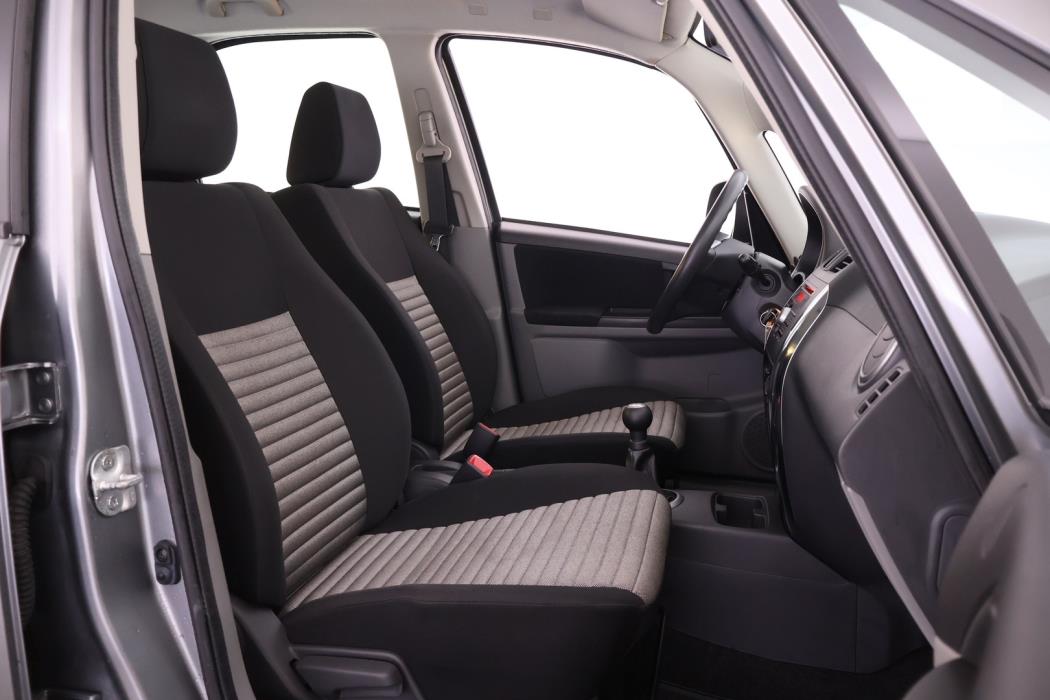 SUZUKI SX4 2011