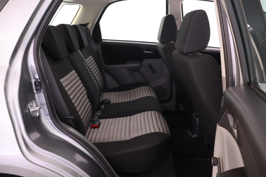SUZUKI SX4 2011