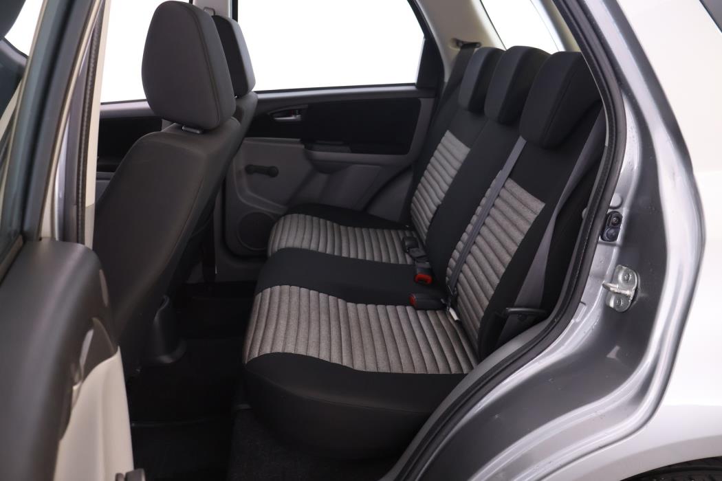 SUZUKI SX4 2011