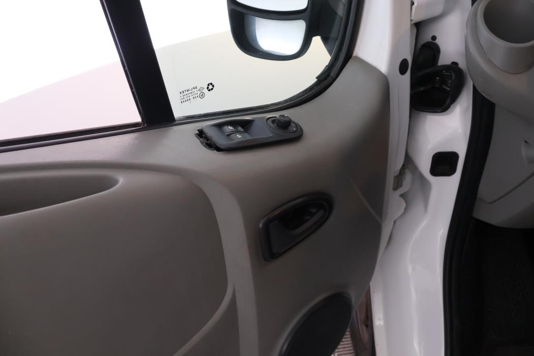 NISSAN Primastar 2011