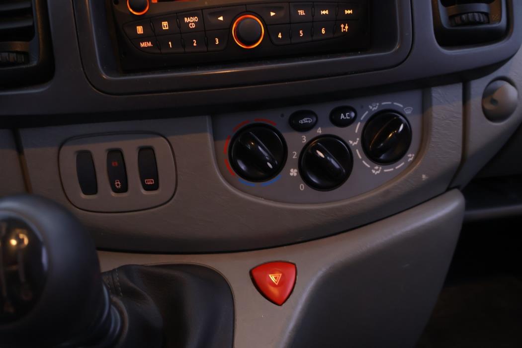NISSAN Primastar 2011