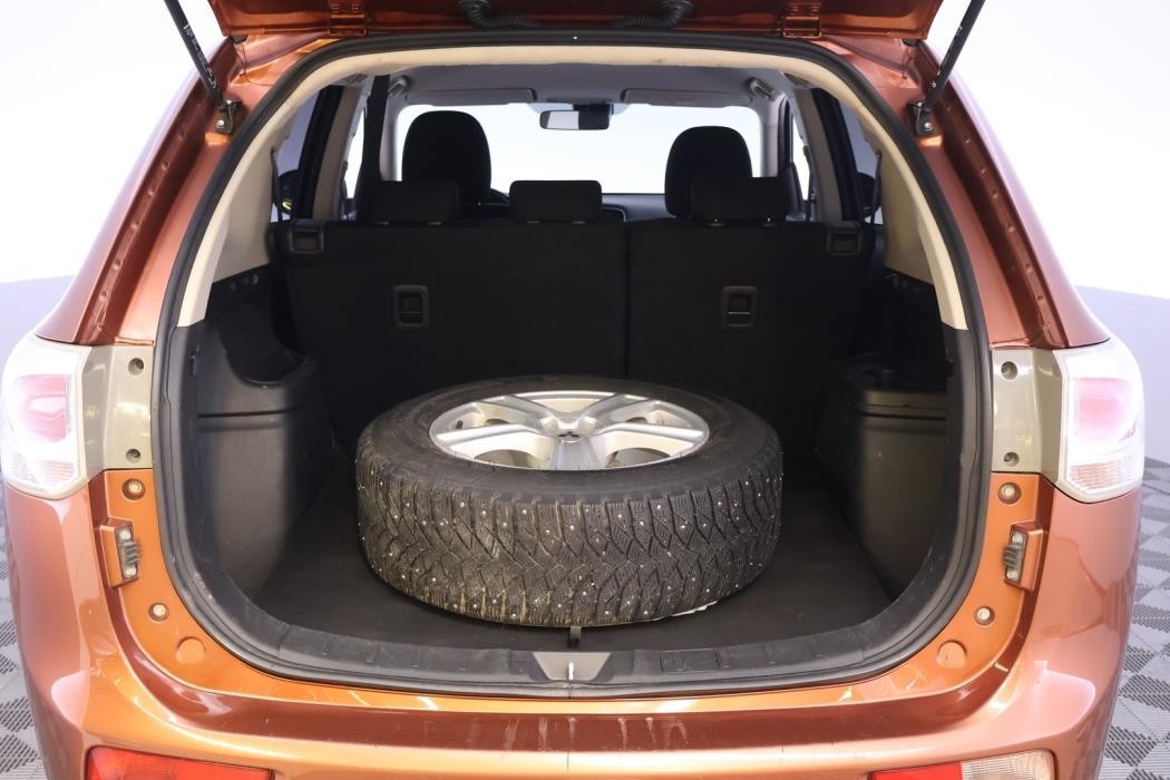 MITSUBISHI Outlander 2014