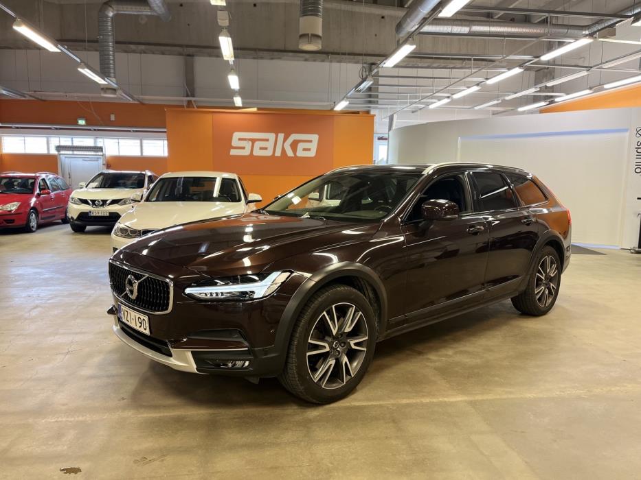VOLVO V90 Cross Country 2017