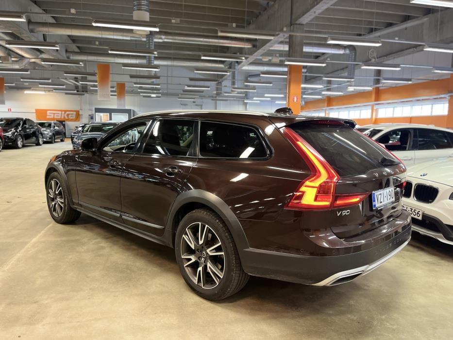 VOLVO V90 Cross Country 2017