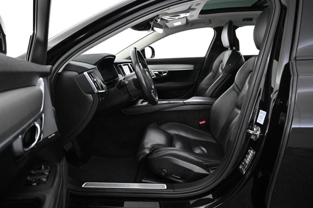 VOLVO V90 Cross Country 2017