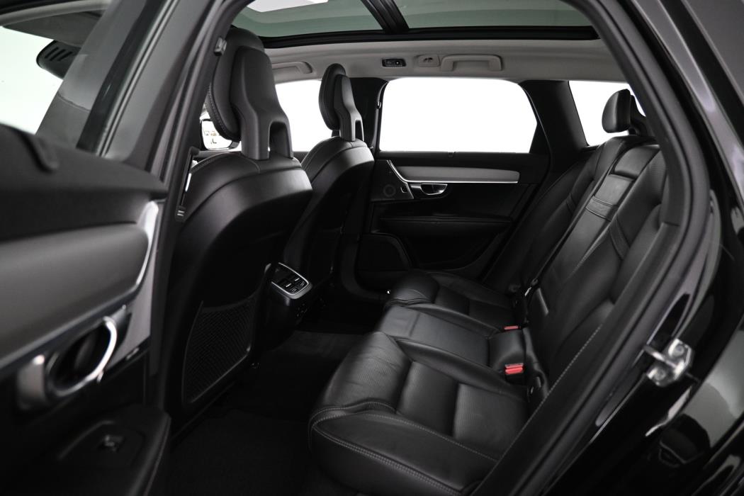 VOLVO V90 Cross Country 2017