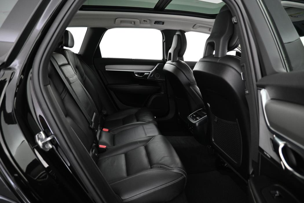 VOLVO V90 Cross Country 2017