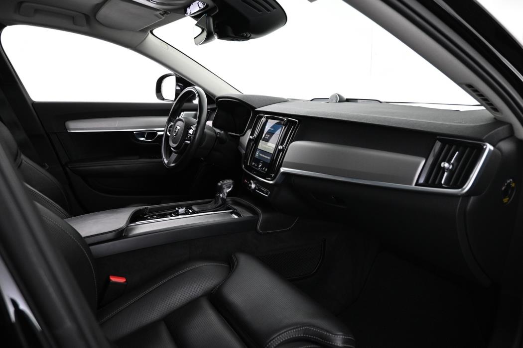 VOLVO V90 Cross Country 2017