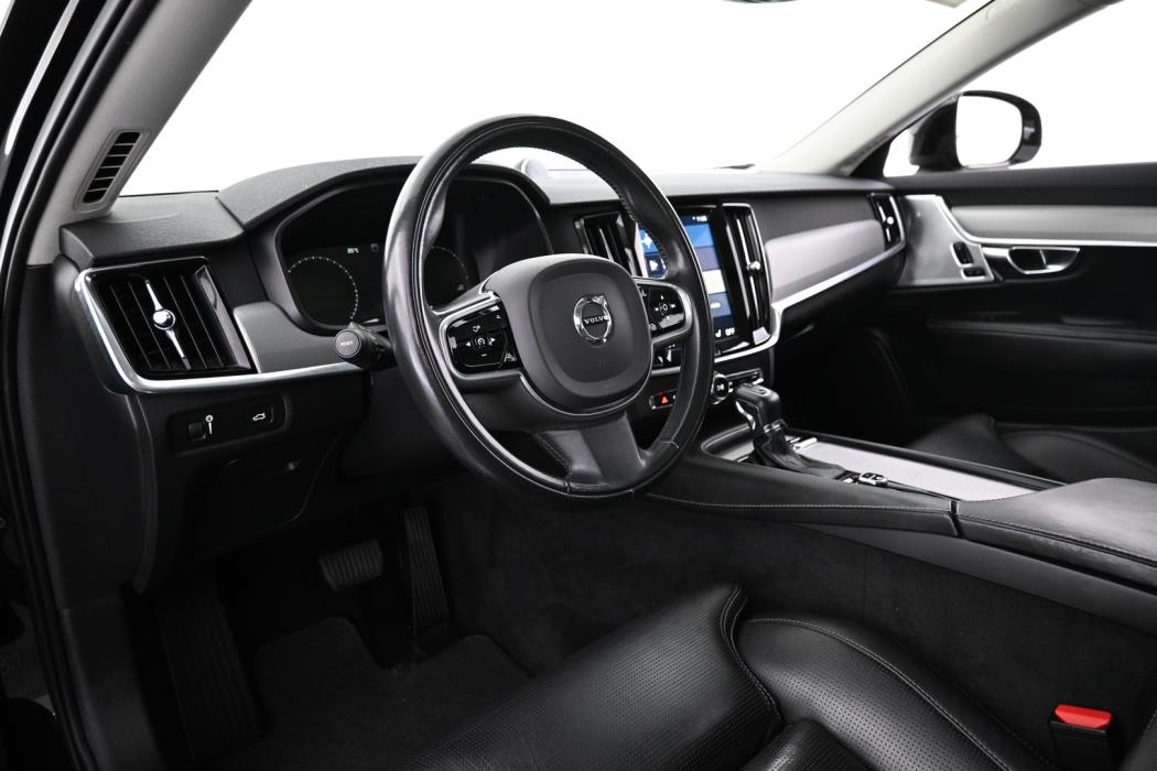 VOLVO V90 Cross Country 2017