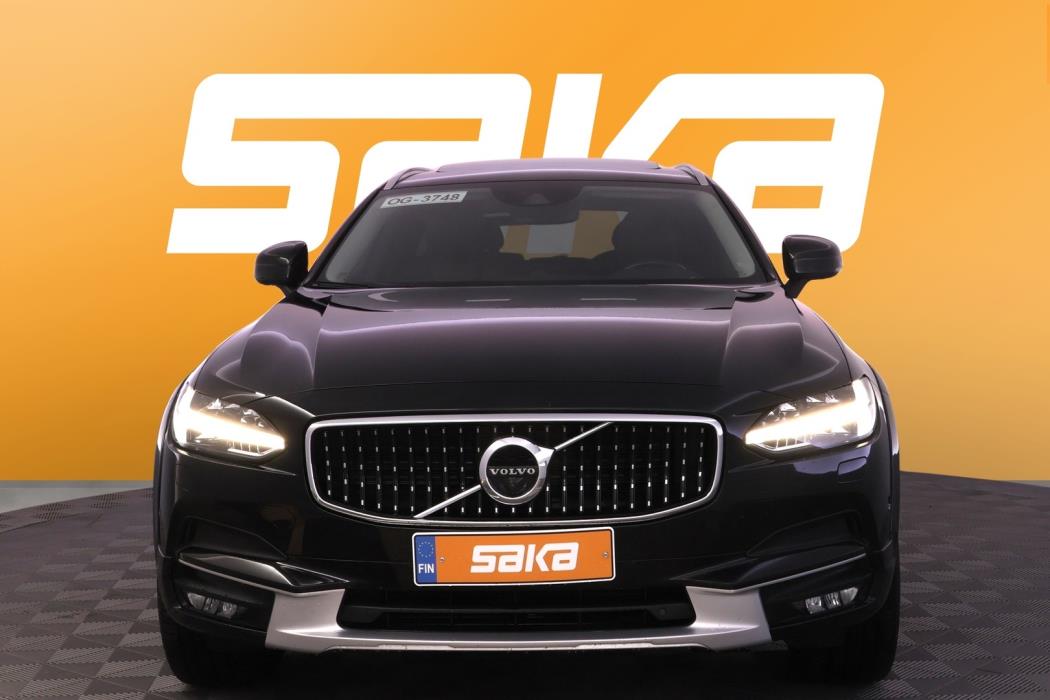 VOLVO V90 Cross Country 2017