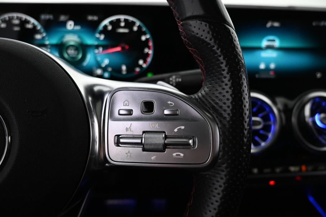 MERCEDES-BENZ B 2019