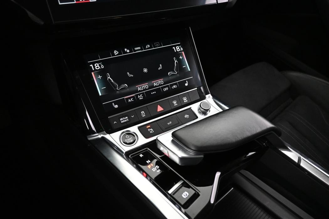 AUDI Q8 e-tron 2024