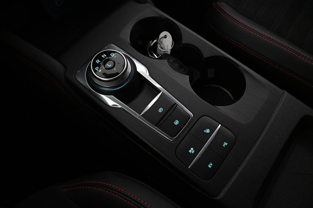 FORD Kuga 2023