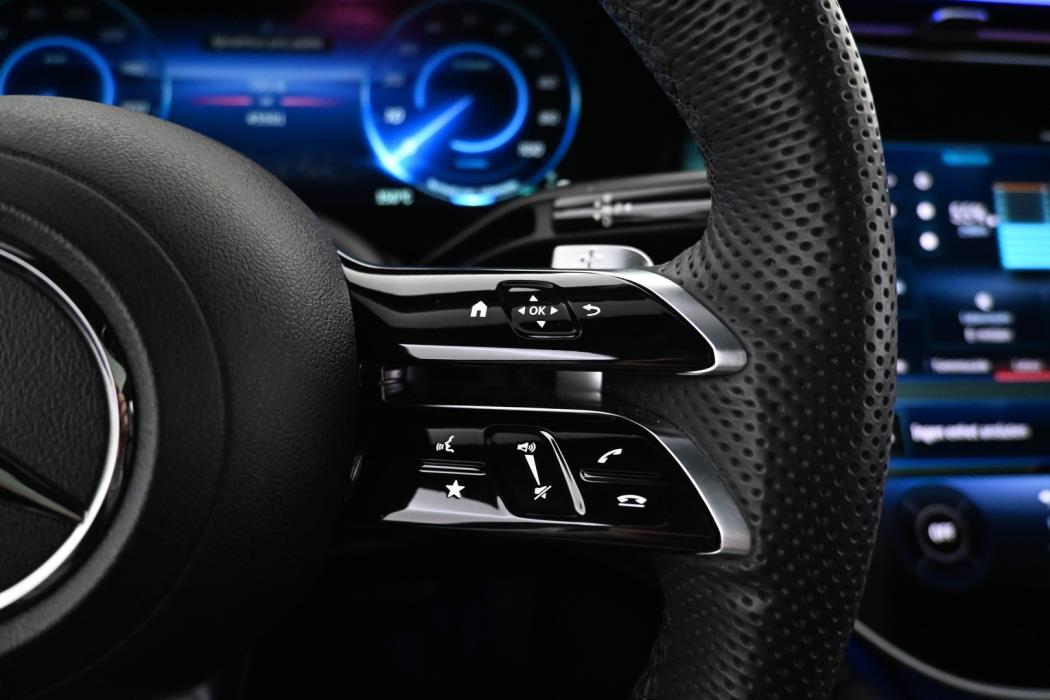 MERCEDES-BENZ EQE SUV 2023