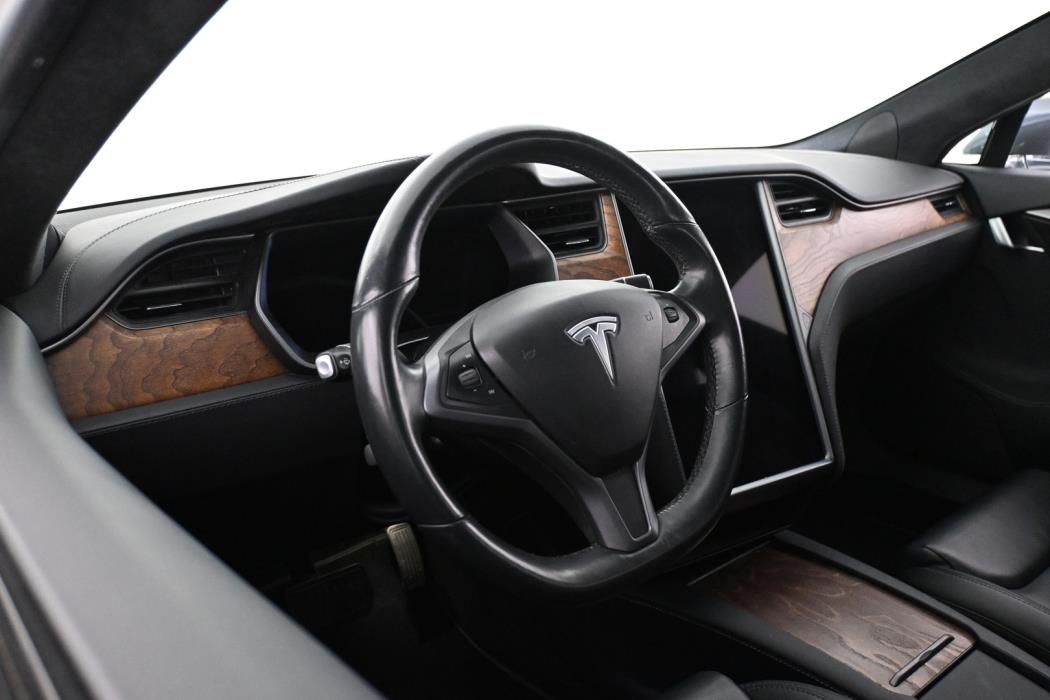 TESLA Model S 2020