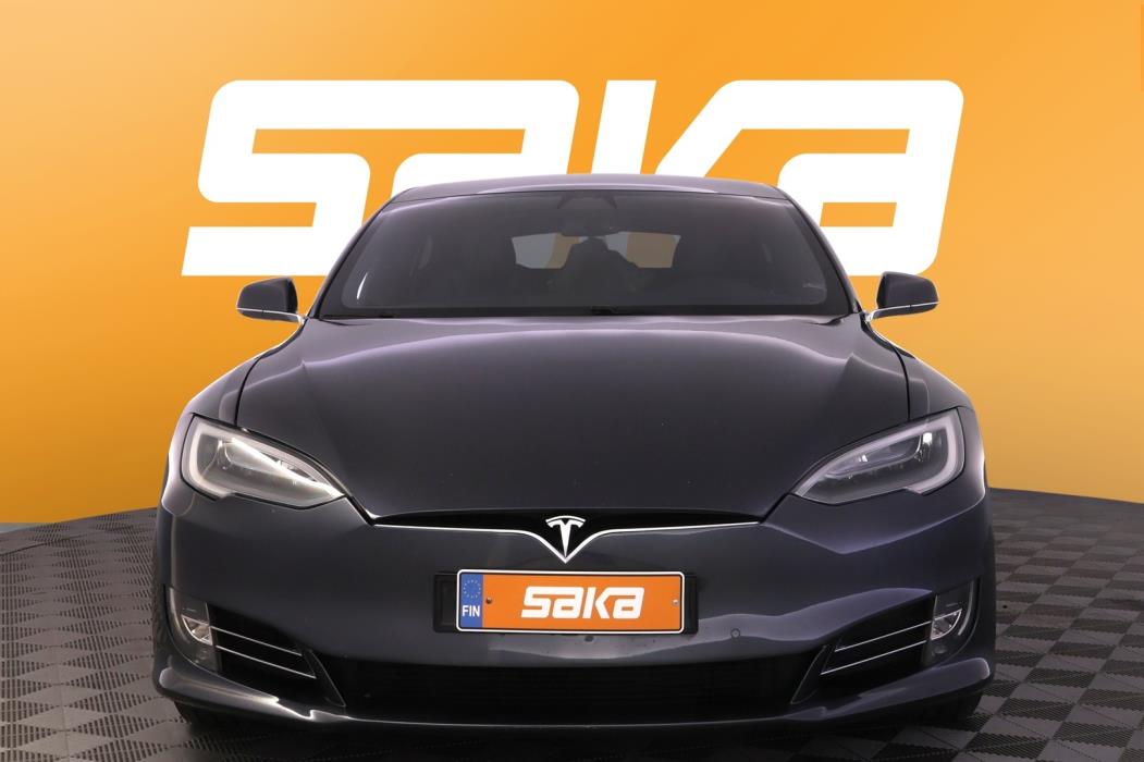 TESLA Model S 2020