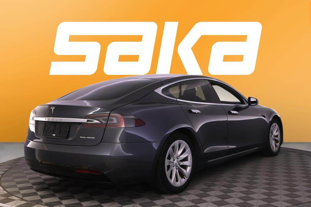 TESLA Model S 2020