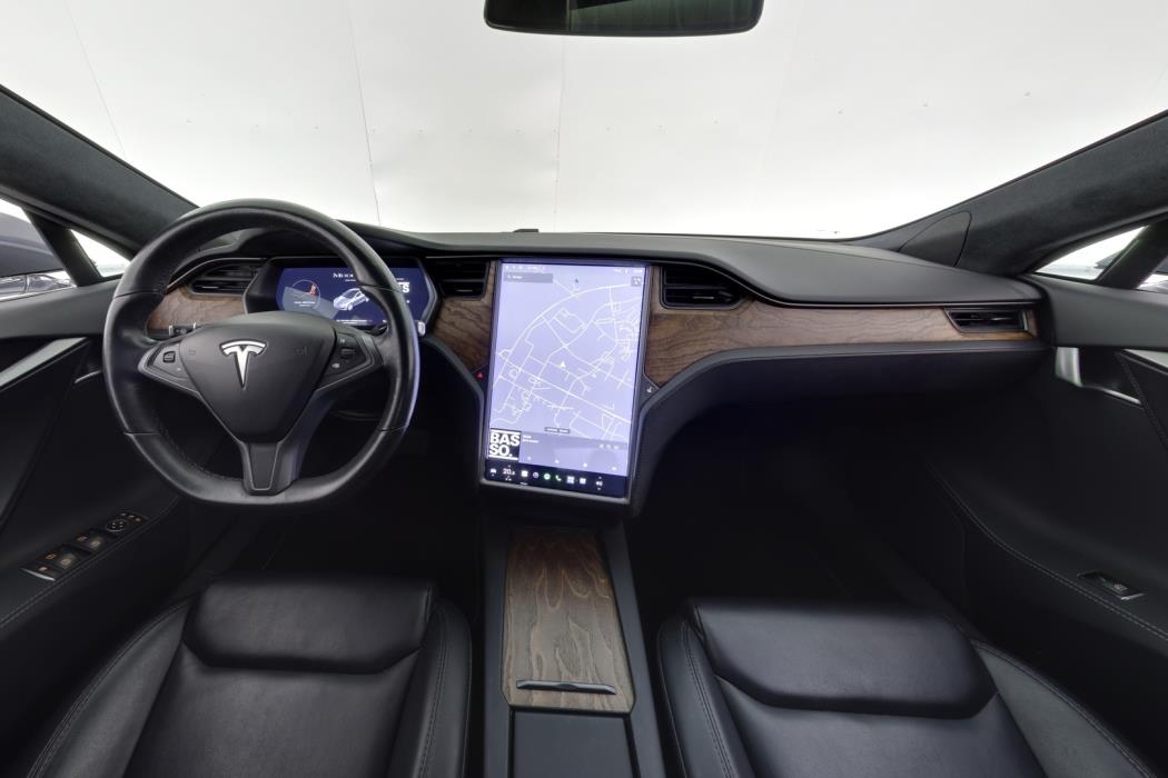 TESLA Model S 2020
