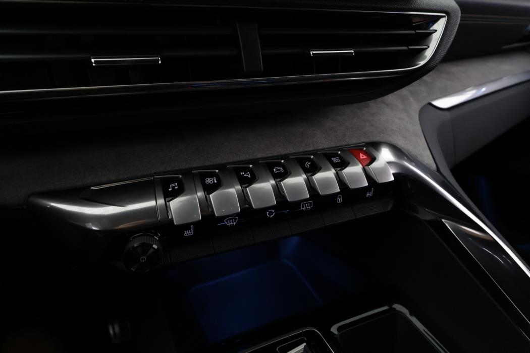 PEUGEOT 5008 2024
