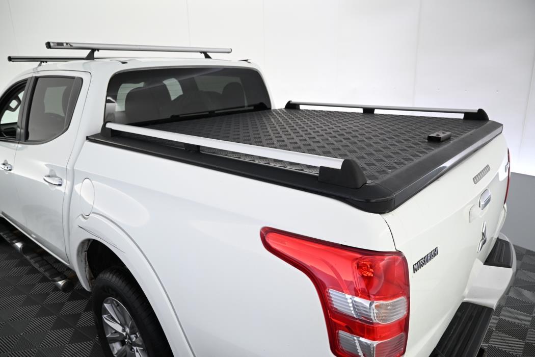 MITSUBISHI L200 2016