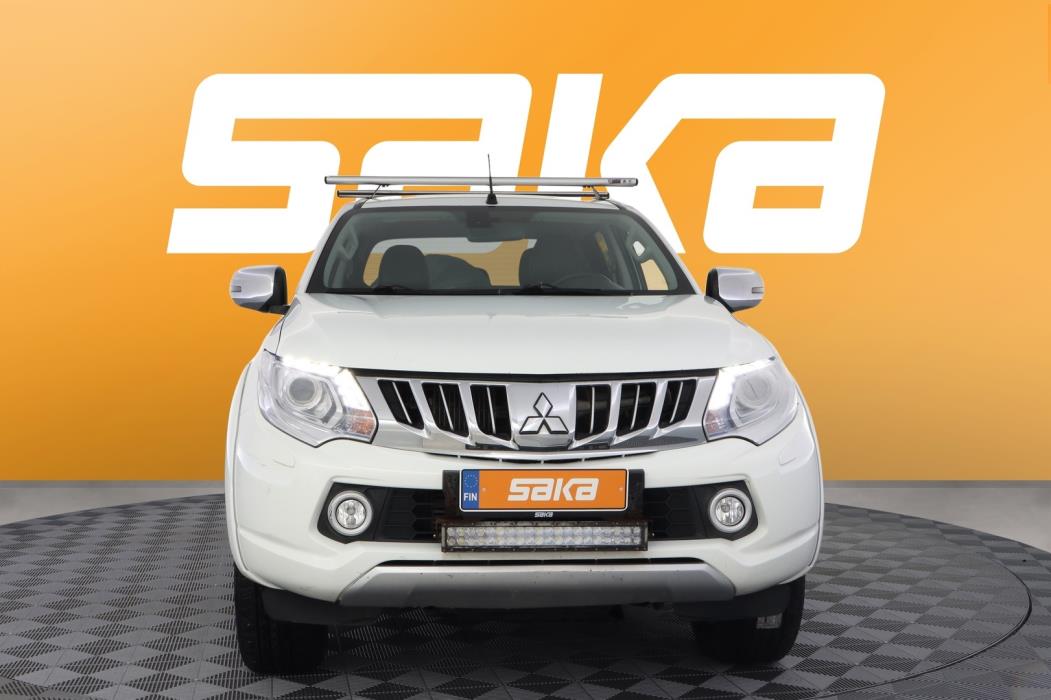 MITSUBISHI L200 2016