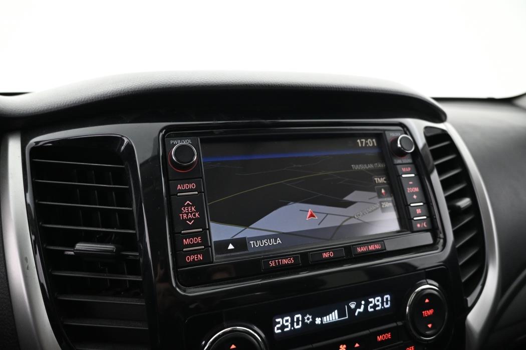 MITSUBISHI L200 2016