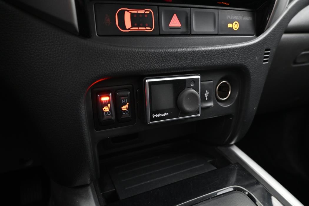 MITSUBISHI L200 2016