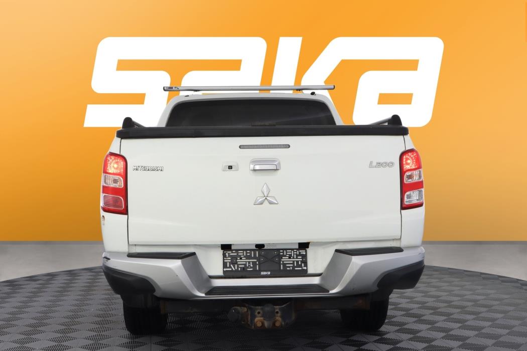 MITSUBISHI L200 2016