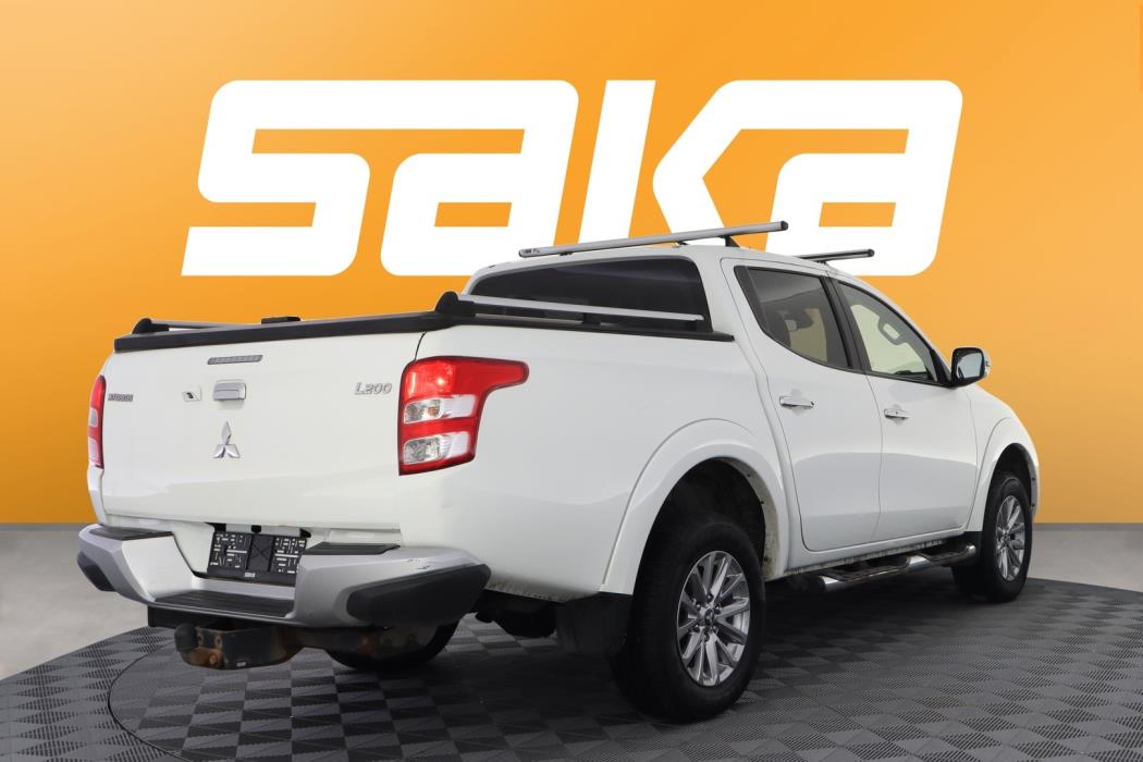 MITSUBISHI L200 2016