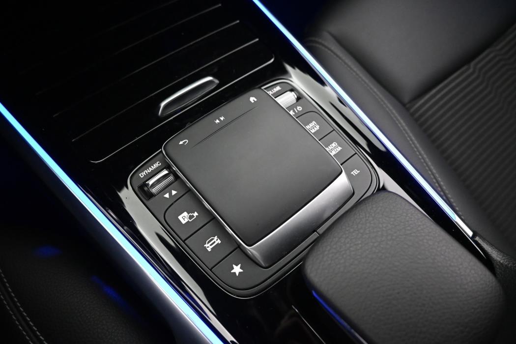 MERCEDES-BENZ EQB 2023