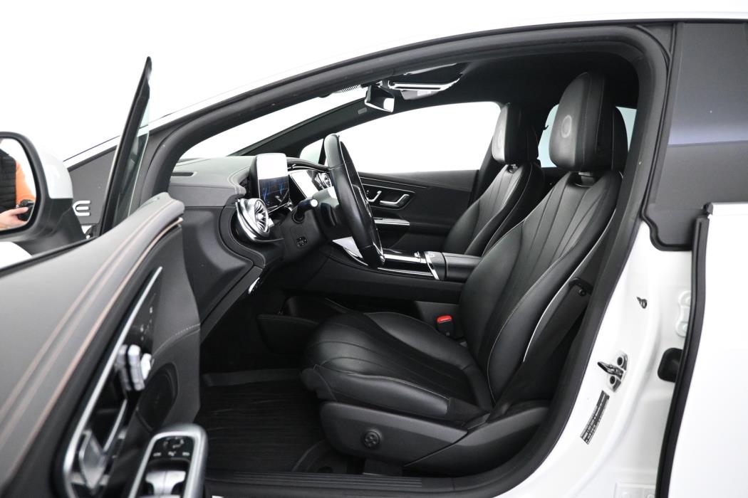 MERCEDES-BENZ EQE 2023