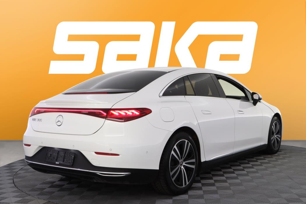 MERCEDES-BENZ EQE 2023